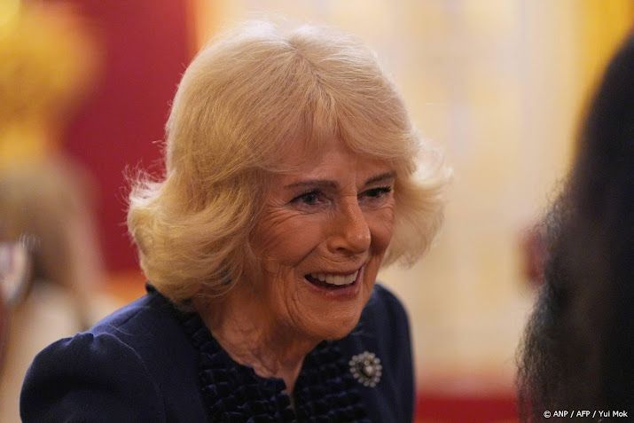 Bezoek Camilla aan concerthal gaat door ondanks arrestatie Andrew