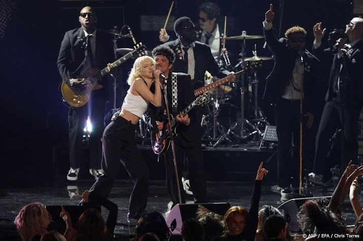 APT. van Bruno Mars en Rosé bestverkochte single van 2025