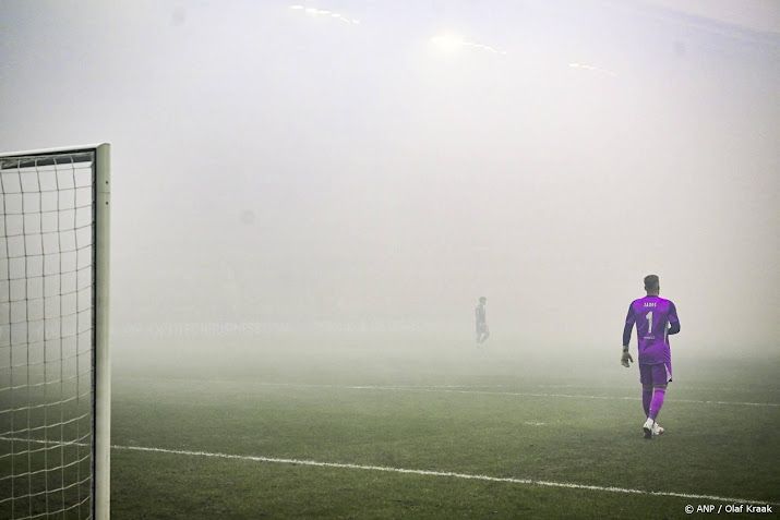 Ajax verliest ook doelman Jaros met zware knieblessure 