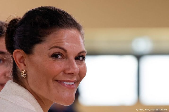 Zweedse kroonprinses feliciteert langlaufster Andersson in Milaan