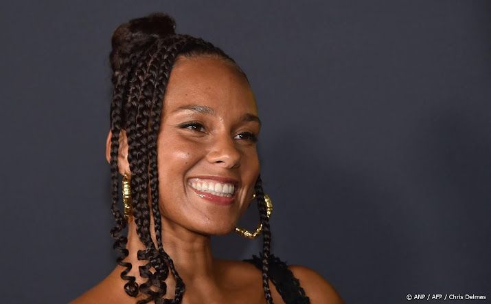 Alicia Keys staat stil bij 25-jarig bestaan van single Fallin'
