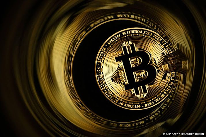 Bitcoin stevent af op slechtste maand sinds 2022