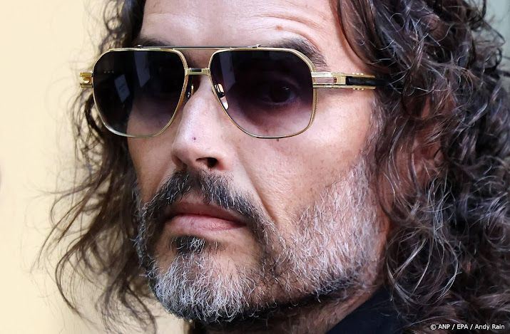 Russell Brand ontkent nieuwe aanklacht van verkrachting 