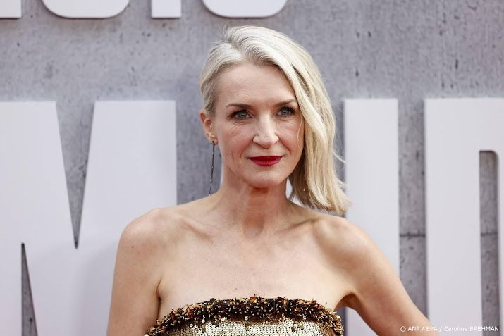 Ever Carradine eert overleden vader Robert op Instagram  