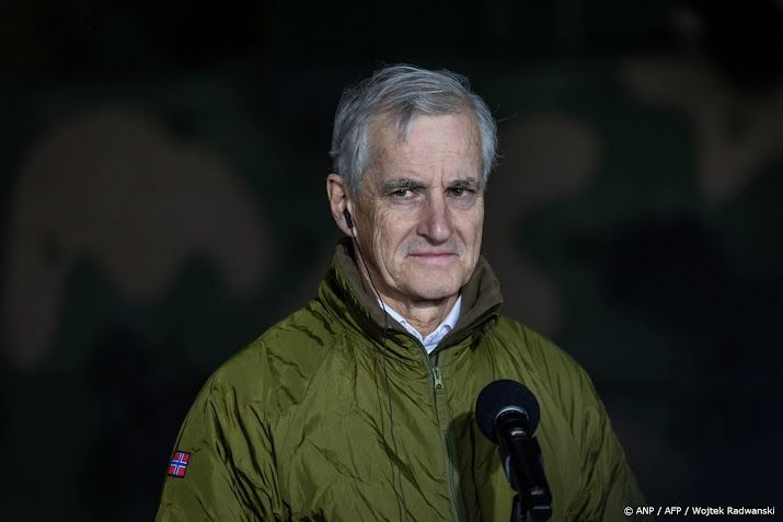 Noorse premier Støre betaalt met liefde weer terugreis van Harald