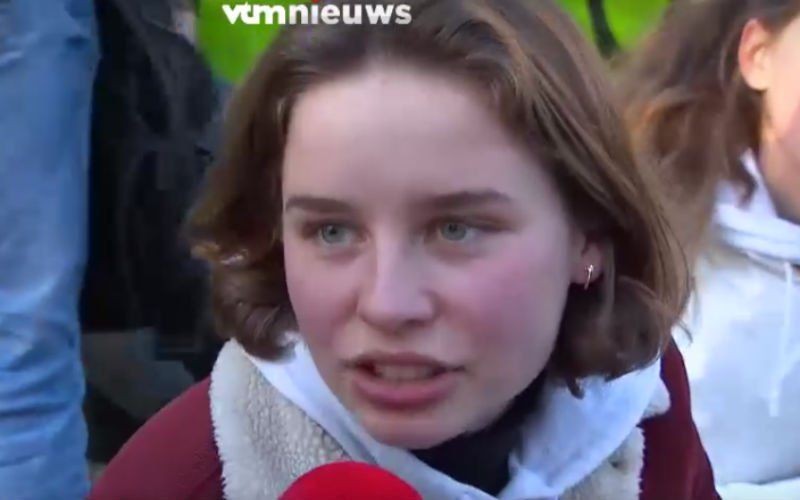 Klimaatactivisten ketenen zich vast aan Wetstraat: "Dit is nog maar een begin"