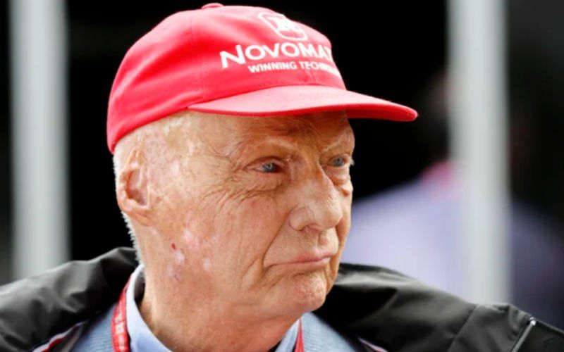 Formule 1-legende Niki Lauda (70) is overleden