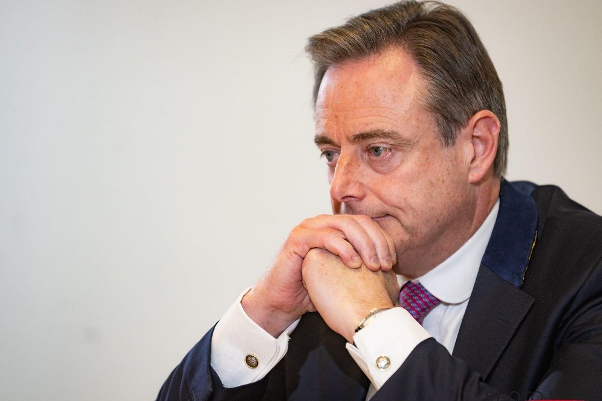 Politicoloog doorziet plannetje van Bart De Wever, die zwaar onder vuur ligt