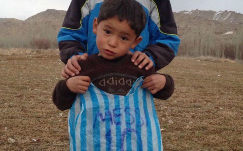 Beroemde Lionel Messi-fan (7) is doelwit van Taliban