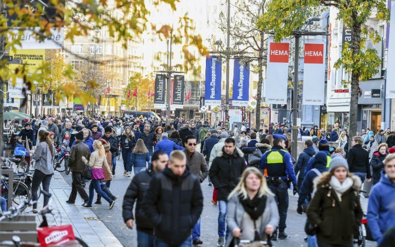 Antwerpen legt klanten speciale regels op bij heropening winkels: “Op deze manier beletten we dat mensen elkaar moeten kruisen”