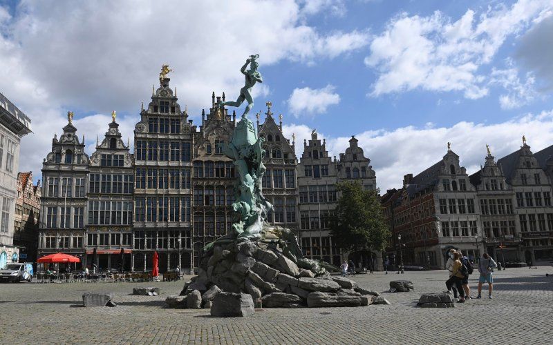 Antwerpenaren vinden avondklok buiten proportie en roepen op tot schorsing: “Ongrondwettelijk”