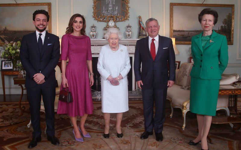 Grote zorgen om Britse Queen en dat komt door deze foto