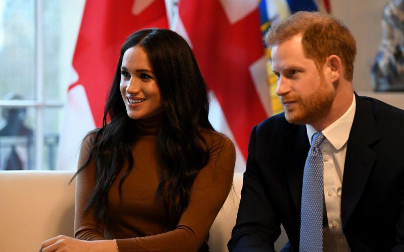 Britse Queen reageert na drastische beslissing Harry en Meghan: “Gekwetst en teleurgesteld”