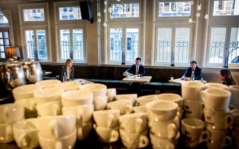 Horecasector heeft plan klaar voor heropening: deze veranderingen worden doorgevoerd in cafés en restaurants