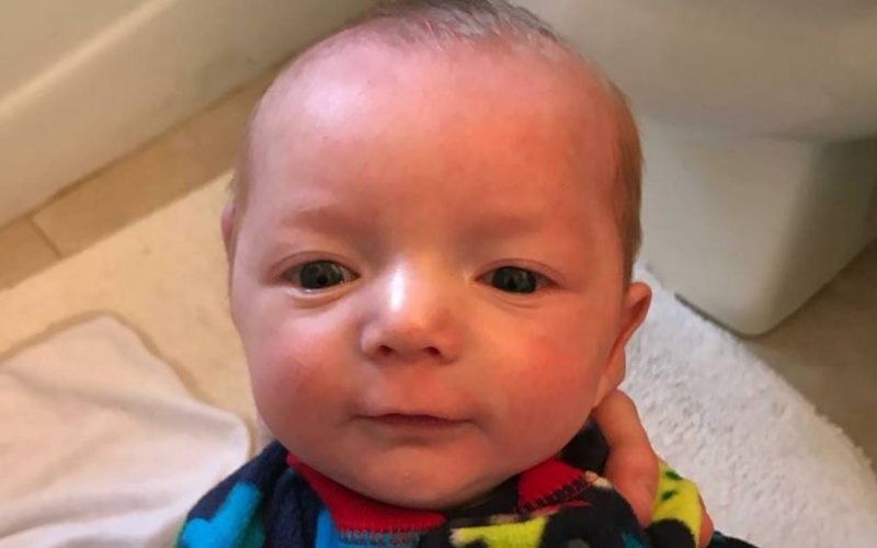 Vader (22) slaat zoontje van 7 weken oud op gruwelijke manier dood omdat hij te lang huilt