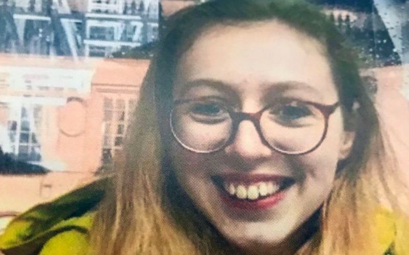 Studente (21) pleegt zelfmoord nadat haar (verkeerdelijk) wordt gemeld dat ze zakt voor examens