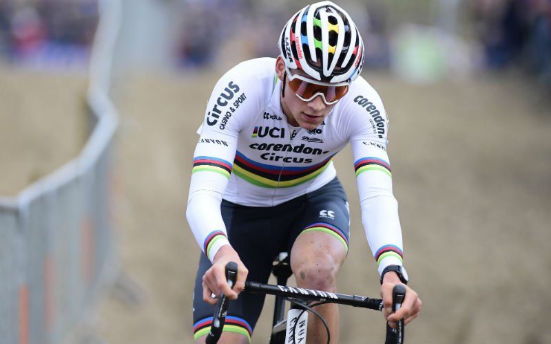 Mathieu van der Poel heeft duidelijke uitleg voor zeldzame nederlaag: "Daarom werd ik pas derde"
