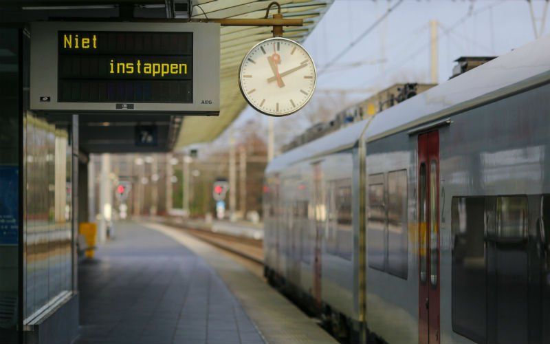 Trein rijdt rood sein voorbij: Treinverkeer onderbroken tussen Antwerpen-Centraal en Noorderkempen