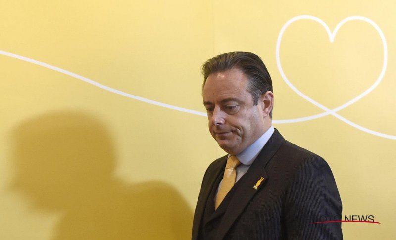"Bart De Wever moet opstappen als burgemeester van Antwerpen"