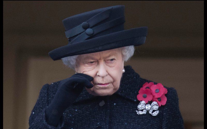 Verontrustende berichten over Britse Queen Elizabeth: “Zo kan het niet verder”