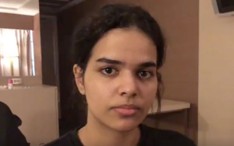 18-jarige sluit zich op in hotelkamer omdat ze asiel wil