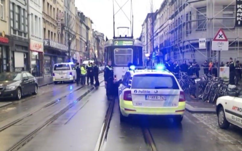 Man overleden en twee gewonden bij schietpartij aan Turks café in Antwerpen