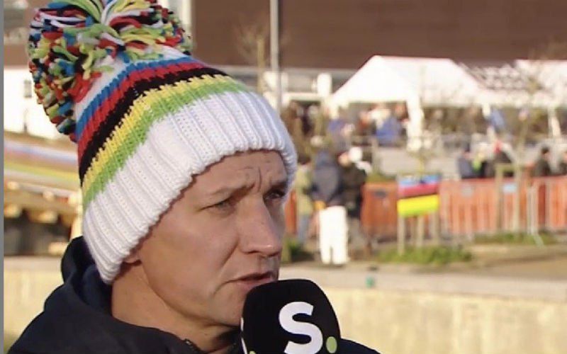 Om deze bizarre reden droeg Karl Vannieuwkerke die opvallende muts tijdens WK