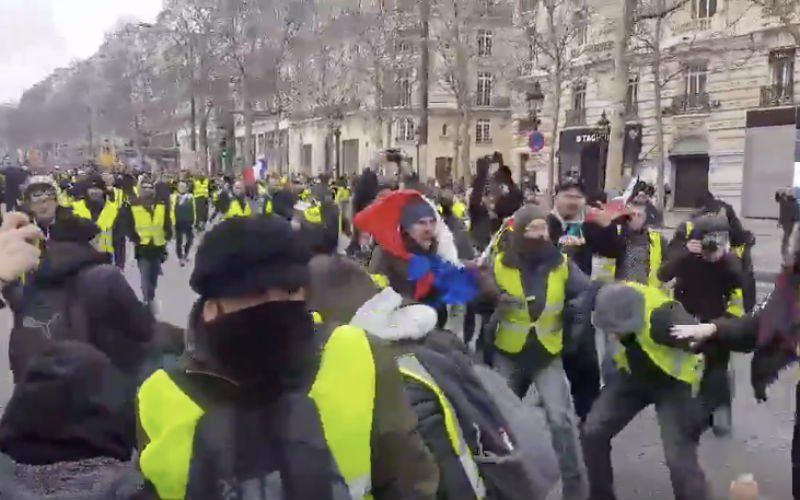 Hand van betoger afgerukt tijdens rellen tussen Gele Hesjes en politie