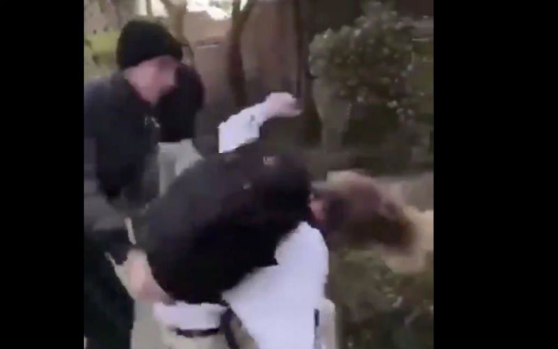 Schokkende beelden: Jongen op drieste wijze in elkaar geslagen door allochtonen in Kortrijk