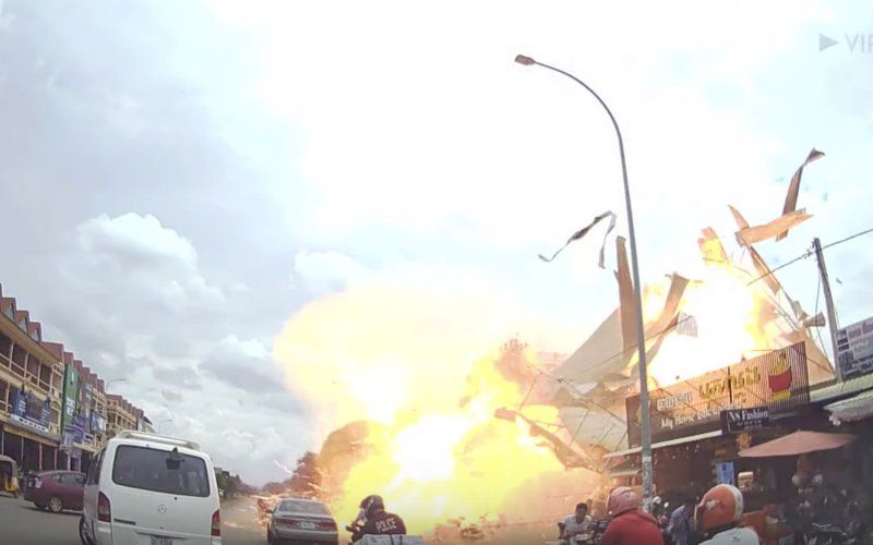 Hallucinante beelden: Tankstation ontploft in volle drukte, dertien mensen gewond