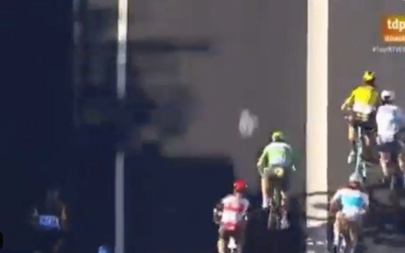 Er wordt schande gesproken over wat Sagan doet bij Van Aert in volle sprint: "Diskwalificatie!"