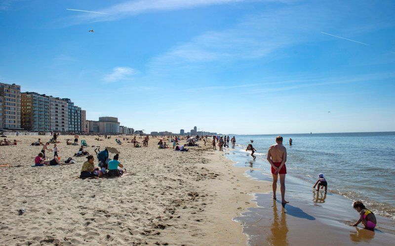 Belgen zullen zomervakantie in eigen land moeten doorbrengen: “Maar wie op het strand wil, zal moeten reserveren, anders komt er ellende van”