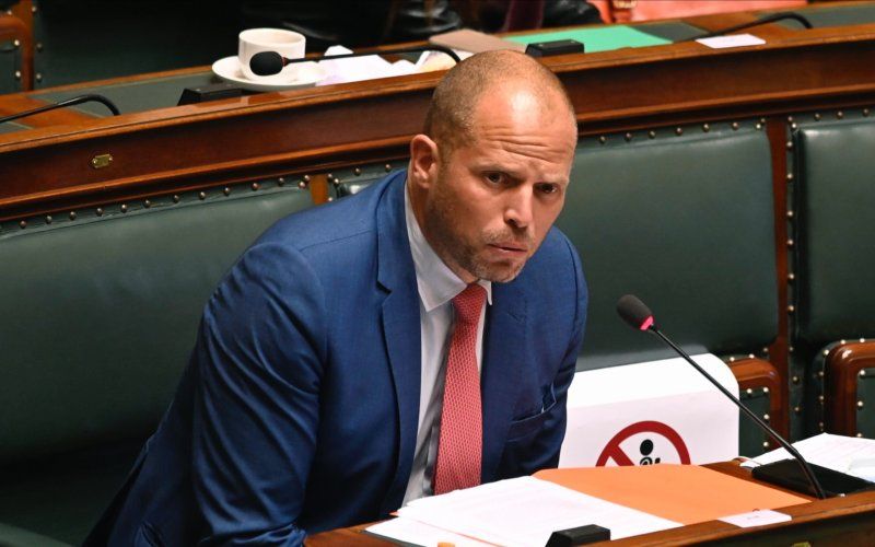 Theo Francken haalt zwaar uit naar premier De Croo: "Blijf dan weg!"