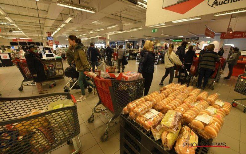 Belgische winkels verhogen de inspanningen: “Geen cash geld meer, en zo weinig mogelijk mensen in de winkel"