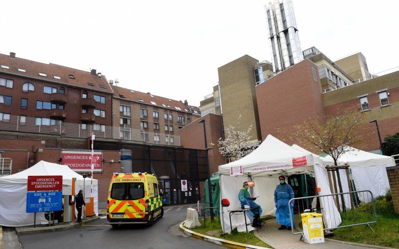 Brussels hoofdarts waarschuwt: “Ook weer slachtoffer van 39 in het ziekenhuis, draag zeker je mondmasker”