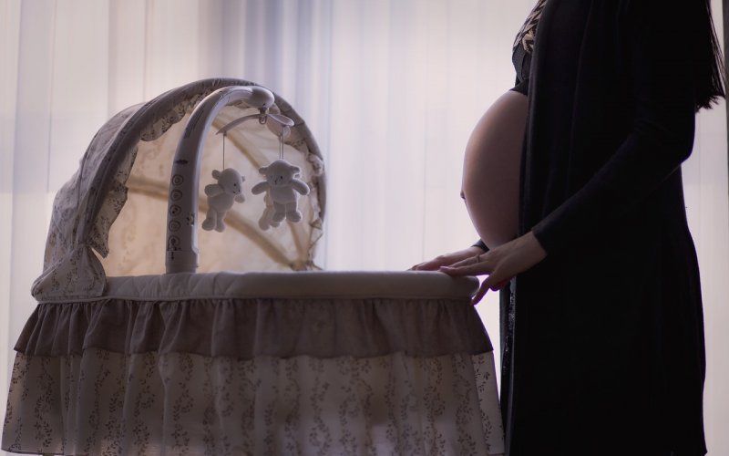 ‘Zwangere vrouwen durven niet meer in ziekenhuis te bevallen, soms mag partner niet eens mee’