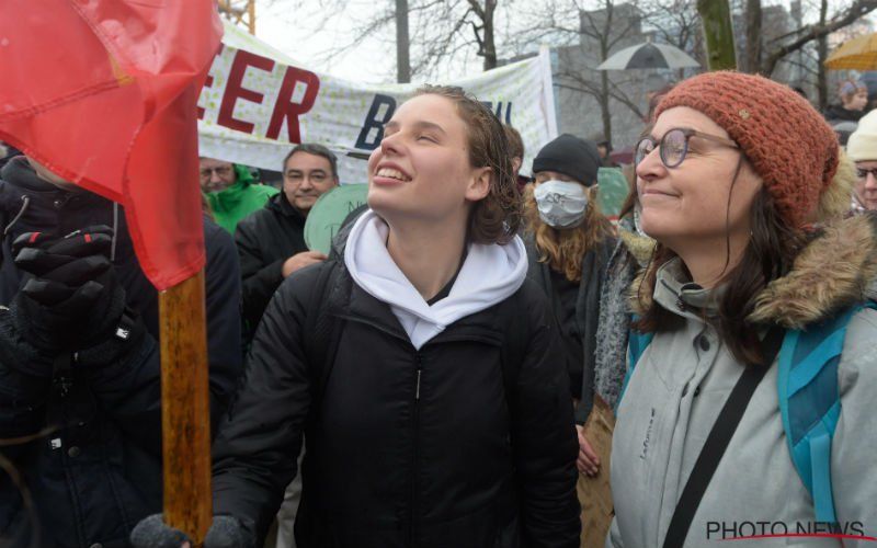 Klimaatspijbelaar Anuna De Wever (17) bedreigd, moeder dient klacht in