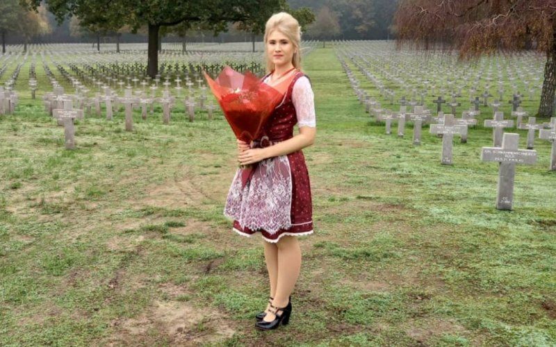 Politica van Vlaams Belang legt bloemen neer bij graf van SS'er: "Er zijn meerdere kanten aan een verhaal tijdens de oorlog"