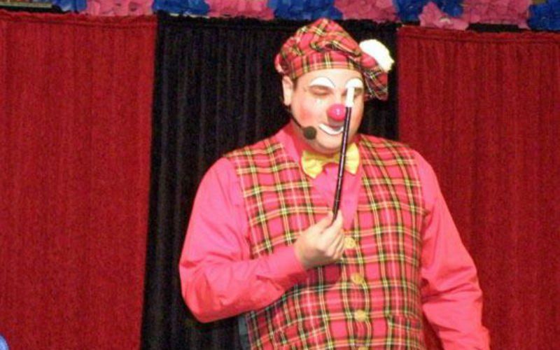 Clown Tobi uit 'Belgium's Got Talent' pleegt zelfmoord in gevangenis