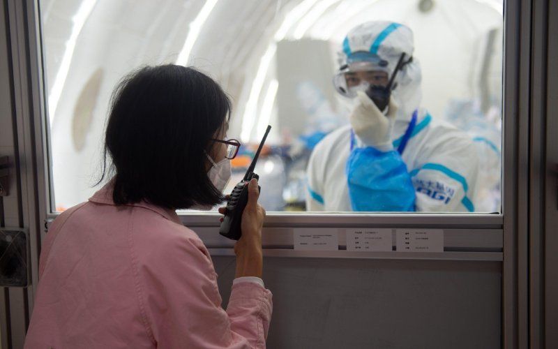 Viroloog erg pessimistisch: "Dit gaat de pandemie aanzienlijk verlengen"