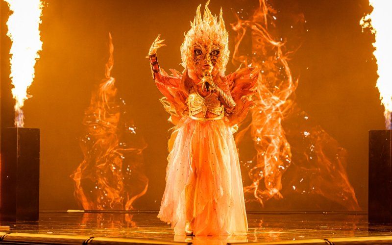Kijkers van 'The Masked Singer' weten het zeker: "Zij is Flamme Fatale"
