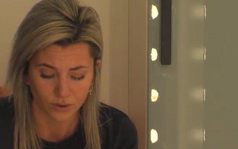 Julie uit 'Big Brother' krijgt erg slecht nieuws over haar vriend en barst in tranen uit