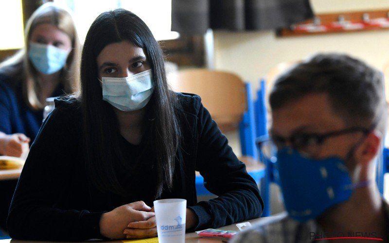 Vlamingen clashen over mondmaskers: "Ik doe er geen aan, ik vind het erover"