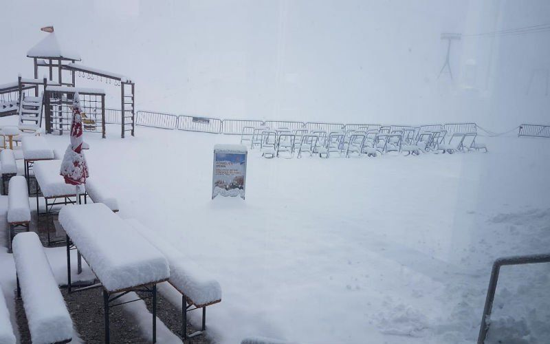 Sneeuw zorgt voor chaos: "Keer nu al terug uit Oostenrijk"
