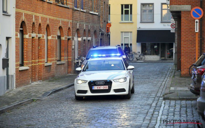 Man dood aangetroffen op straat in Brugge