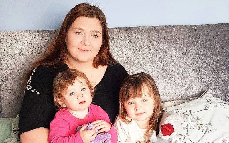 Rebecca houdt haar dochter thuis als school weer opengaat: "Ik zou het mezelf nooit vergeven als haar iets overkomt"
