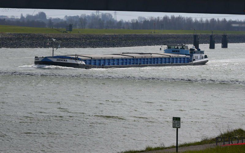 Boten botsen op de Schelde, meerdere mensen zijn in het water beland