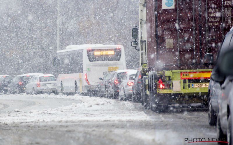 Ook vandaag sneeuwval verwacht, Wegen en Verkeer waarschuwt: “Pas uw rijstijl aan”