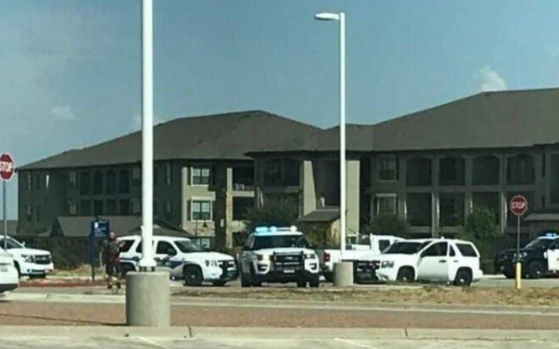 Man begint in het rond te schieten vanuit wagen in Texas: Vijf doden en 21 gewonden