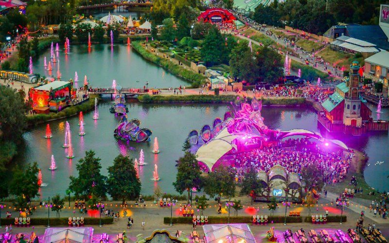 Man komt om het leven op Tomorrowland, festivalgangers doen hun verhaal: "Hij smeekte ons om een flesje water"